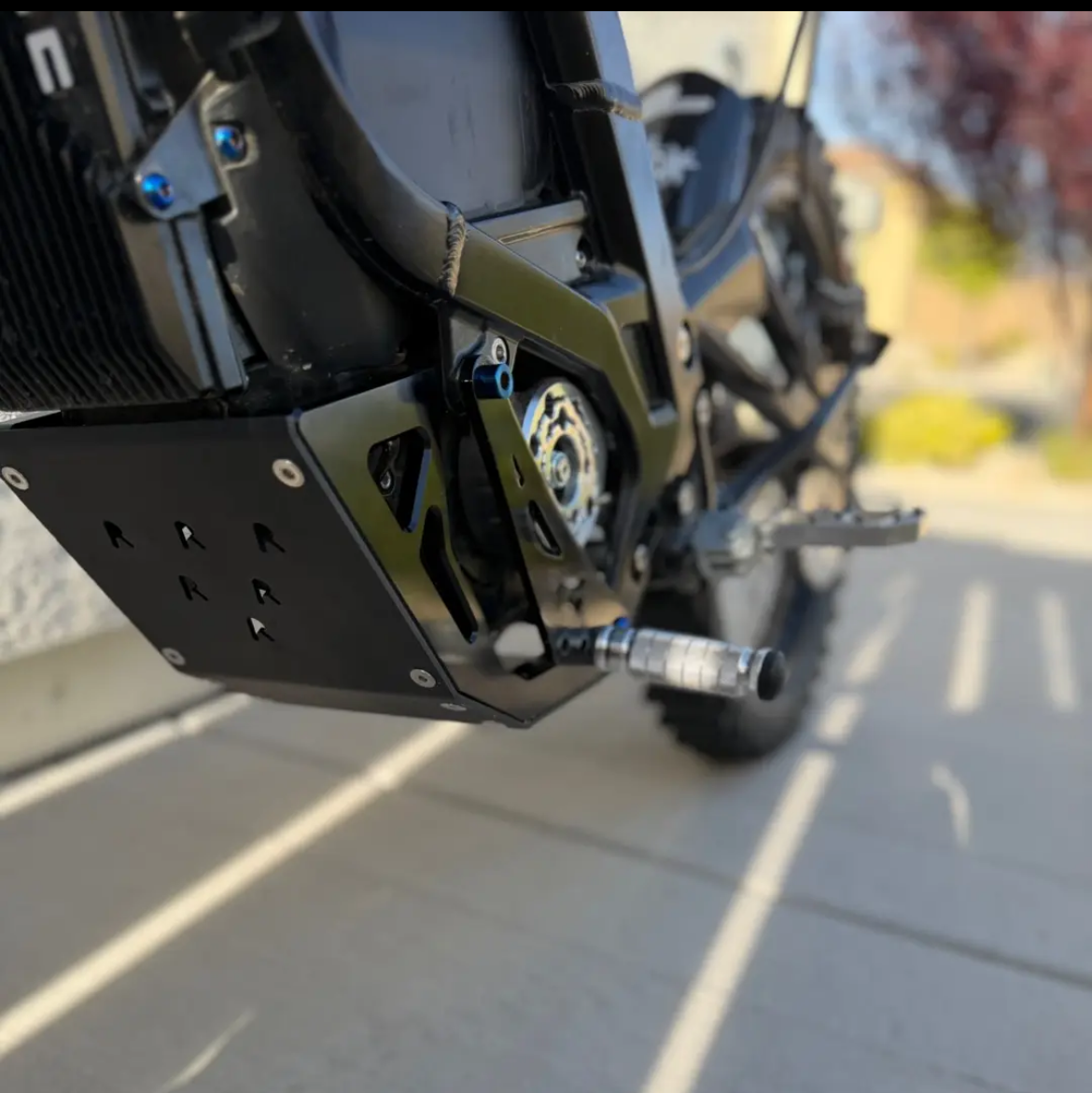 Heavy Duty Big Motor Bash Guard Skid Plate for Light Bee- New R Logos