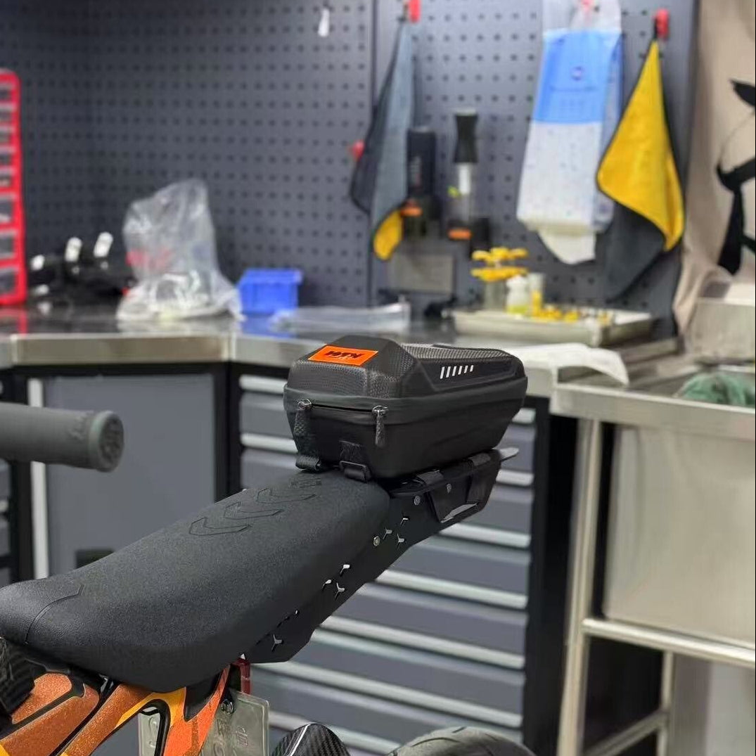 Vorbestellung Surron Ultra Bee Scheinwerferabdeckung/Kettenschutz aus echter Kohlefaser